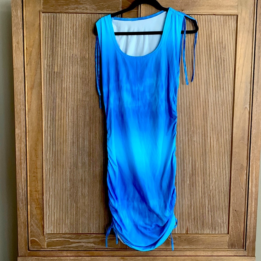 Brand new size M ombré blue dress